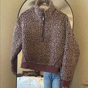 Cozy maroon Sherpa Pullover